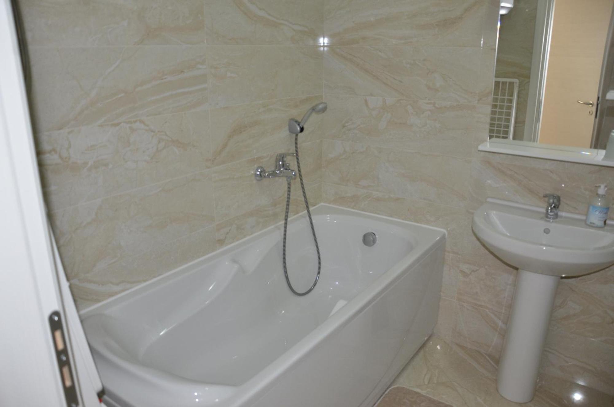 Apartmani Svetionik Budva Phòng bức ảnh