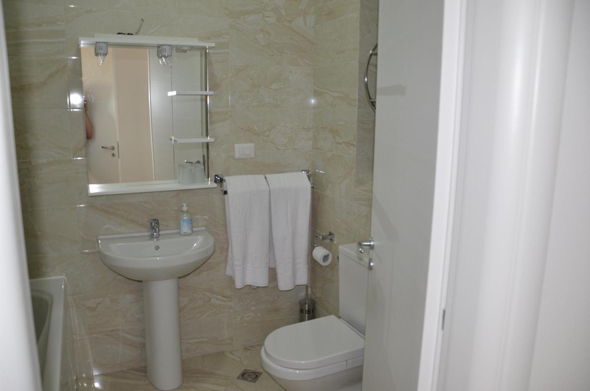 Apartmani Svetionik Budva Phòng bức ảnh